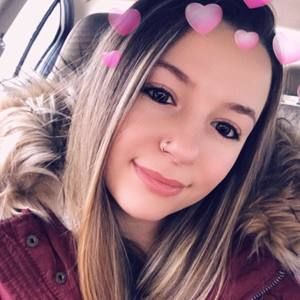 Meet your Posher, Alyssa